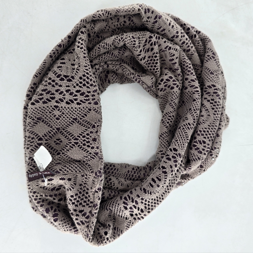 Tan Lace Wrap‎ with Intricate Design - Picture 6 of 6